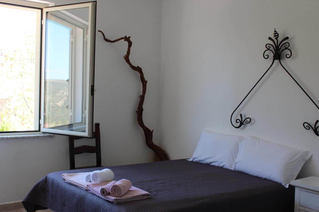 Bed And Breakfast Murales Orgosolo Εξωτερικό φωτογραφία